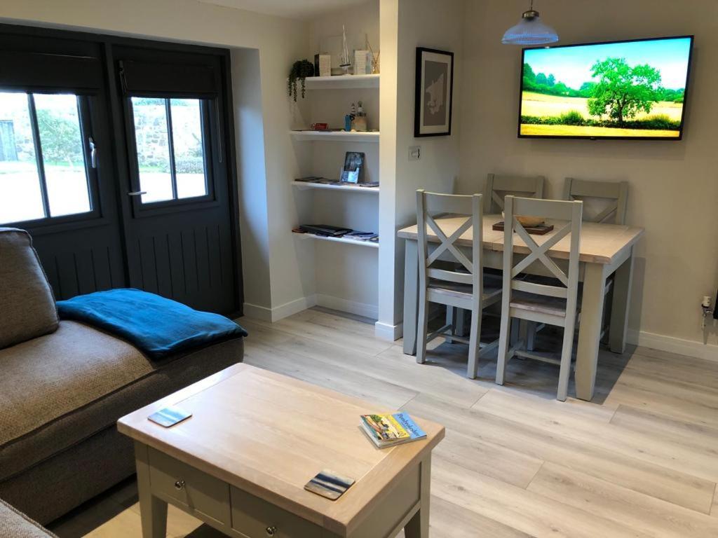 Thistledown Lodge! 5 Minutes From Beach! Free Cancellation! Хавърфордуест Екстериор снимка
